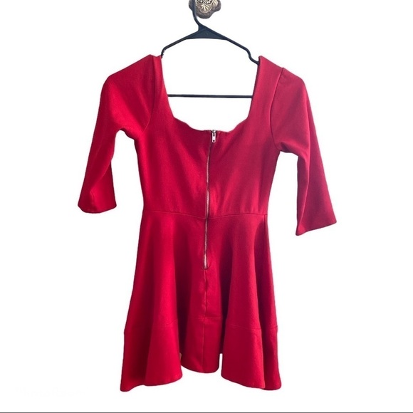 LULU'S Red Three-Quarter Sleeve Skater Dress NWOT - Picture 4 of 8